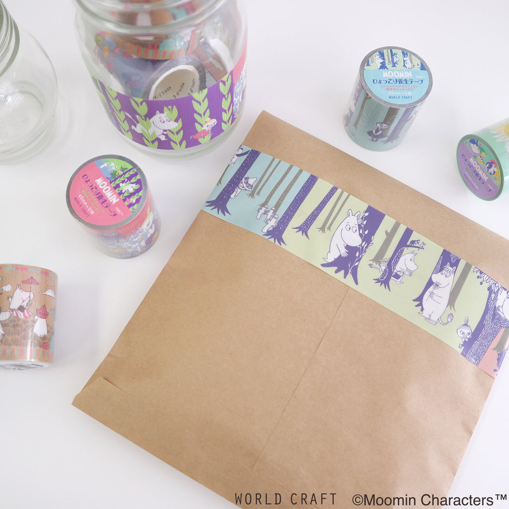 Moomin Curing Tape used on a brown envelope for a decorative touch, featuring a playful outdoor scene.
